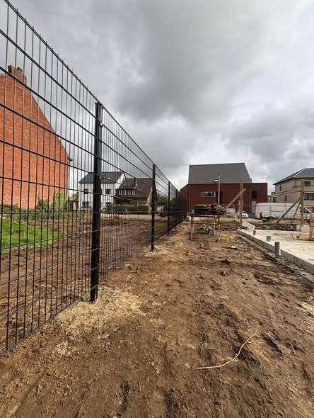 Staalmatten van 2,03 m hoog.